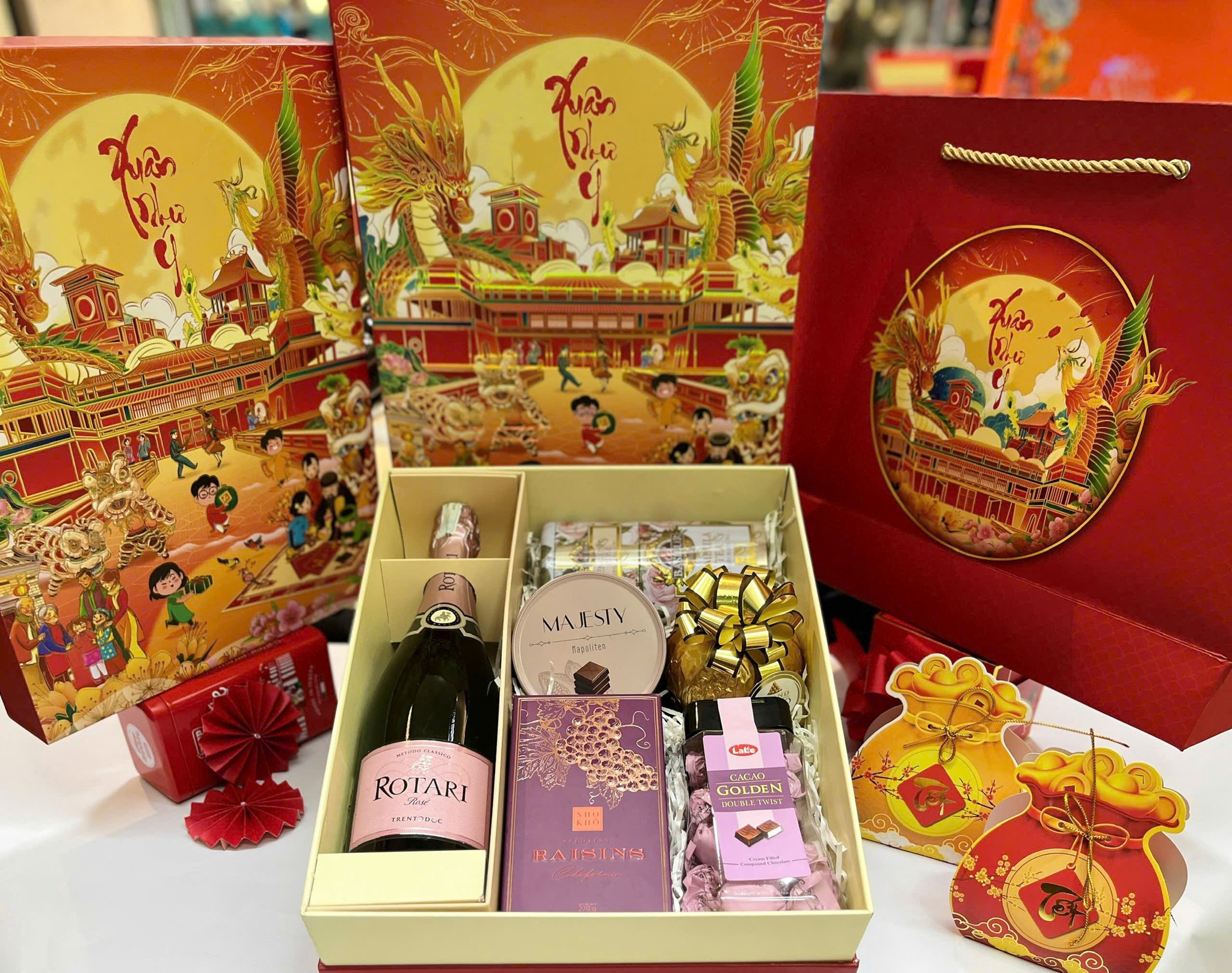 HỘP QUÀ TẾT 2026 - SET HOÀNG KIM 01