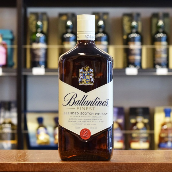 Giá rượu Ballantines Finest blended Scotch Whisky bao nhiêu?