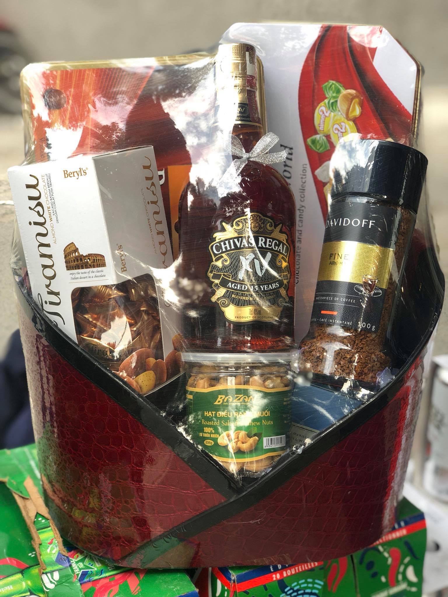 GIỎ QUÀ TẾT 2025 - CHIVAS XV (SCOTLAND)