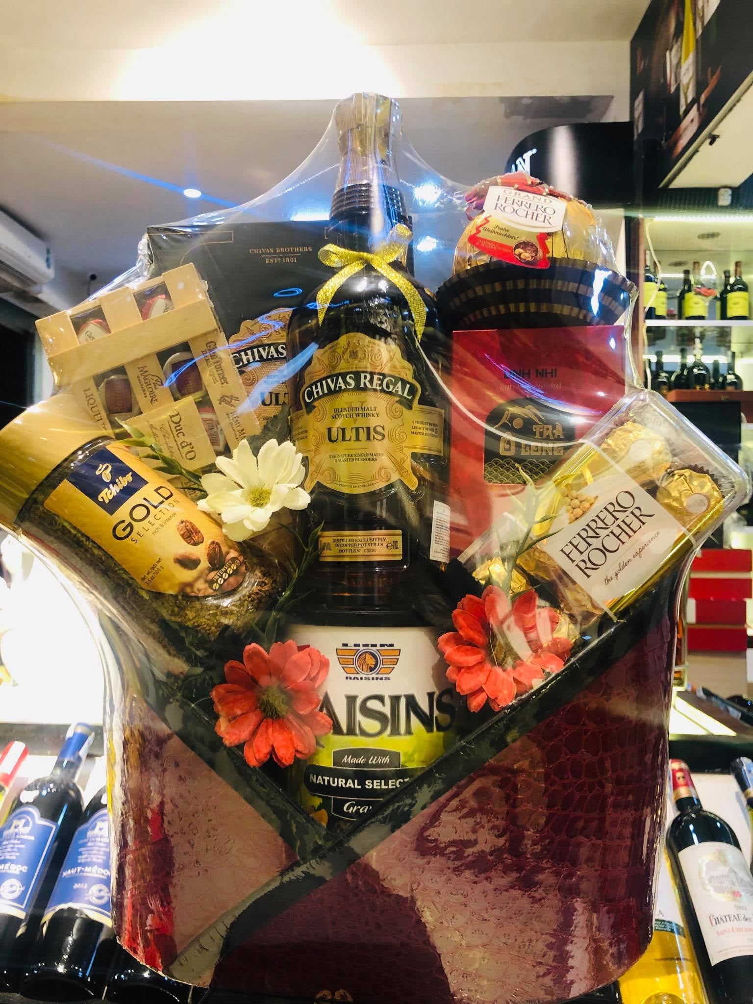 GIỎ QUÀ TẾT 2025 - CHIVAS ULTIS CAO CẤP