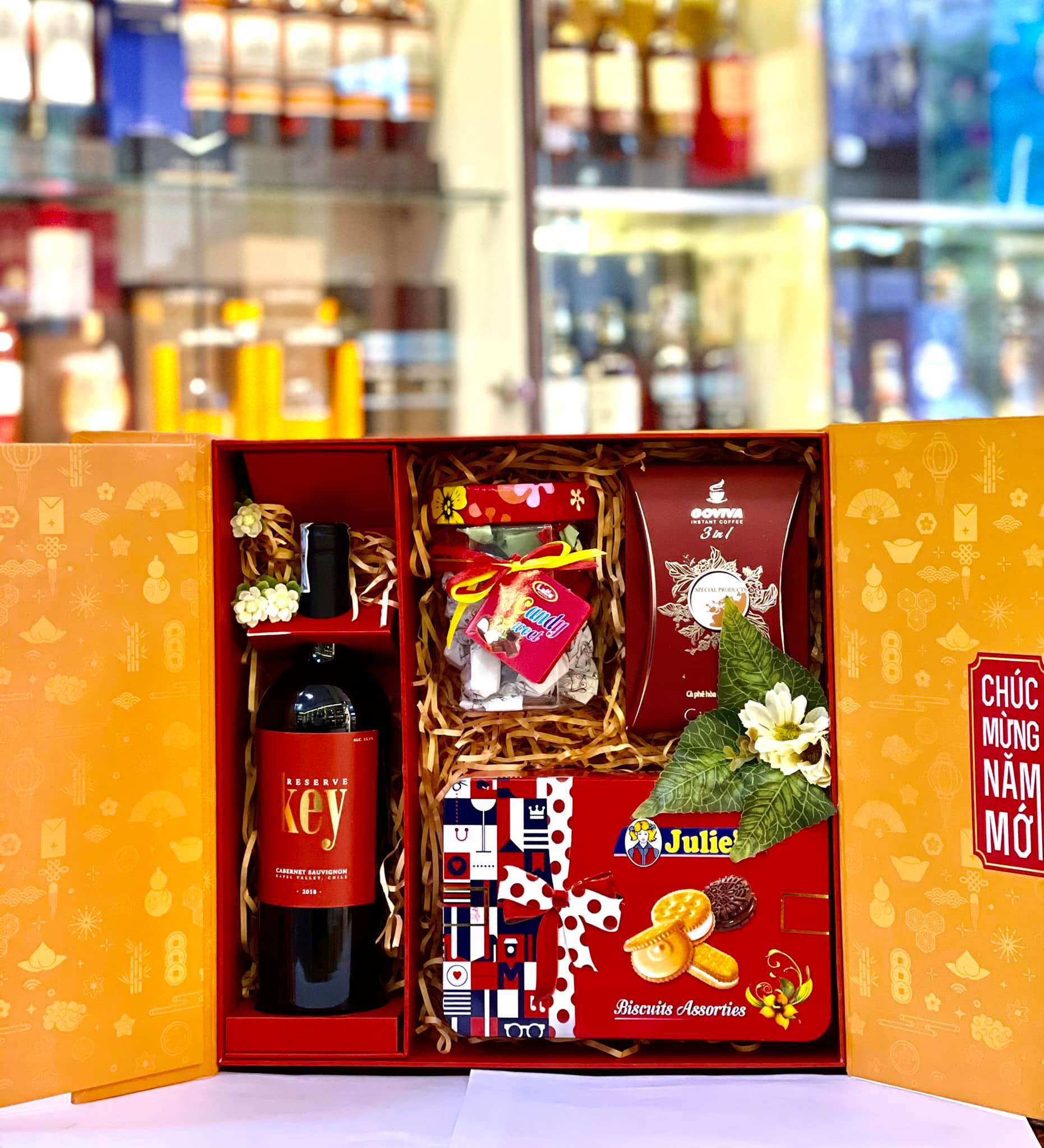 HỘP QUÀ TẾT 2025 - ẤT TỴ 91