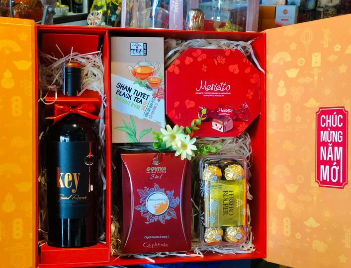 HỘP QUÀ TẾT 2025 - ẤT TỴ 85