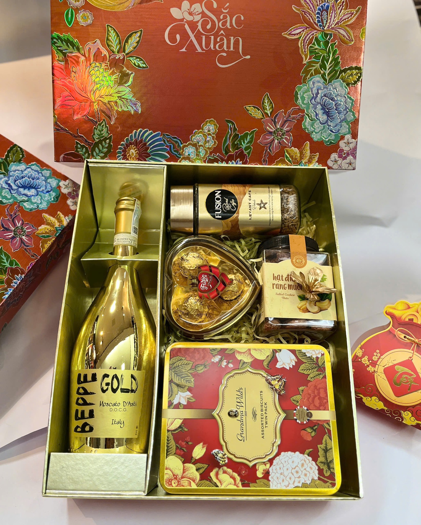 HỘP QUÀ TẾT 2026 - SET HOÀNG KIM 12