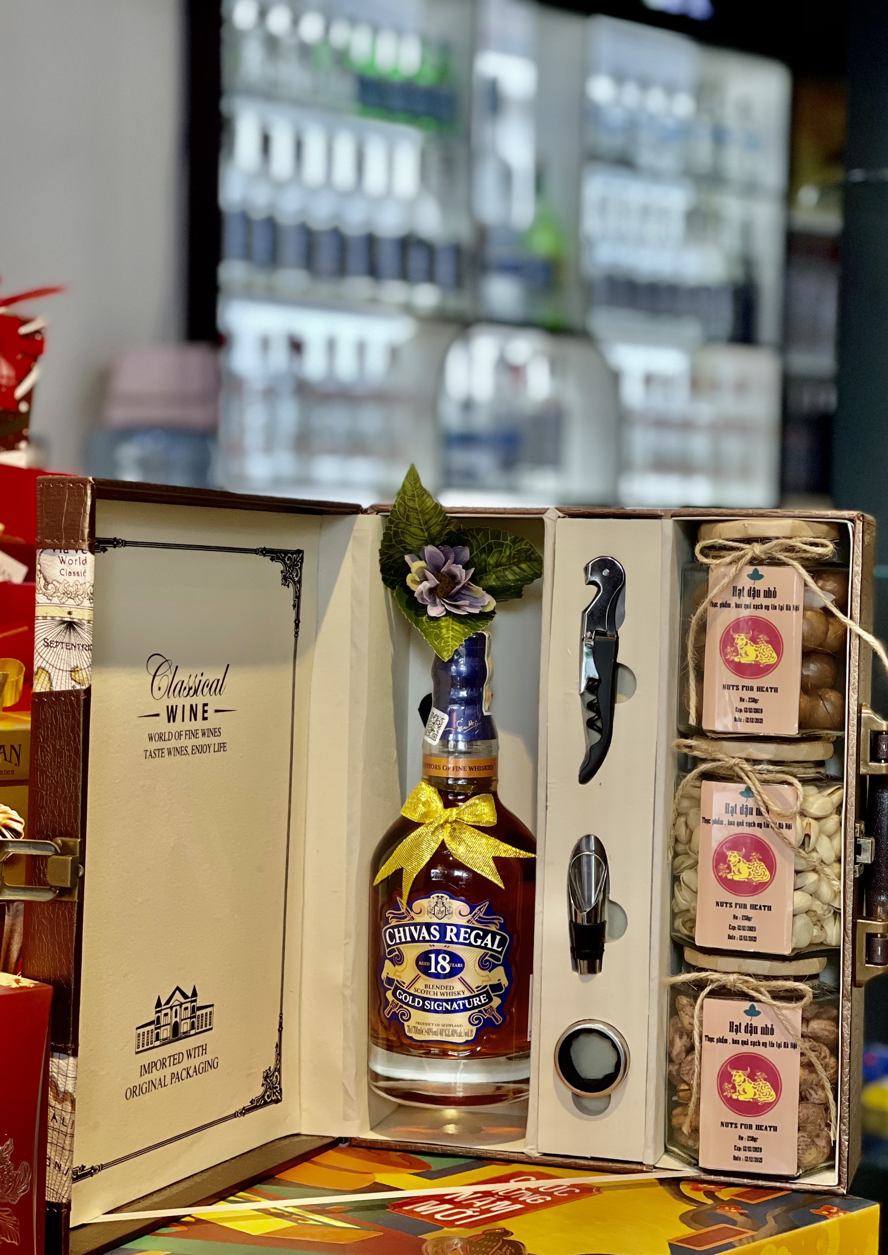 HỘP QUÀ TẾT 2025 - ẤT TỴ 81