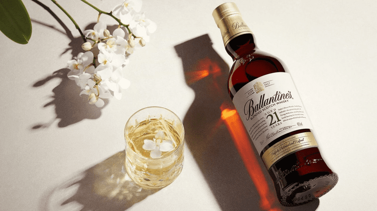 Rượu Ballantines 21 NÄm ChÃnh Hãng Giá Tá»t Tại Hà Ná»i