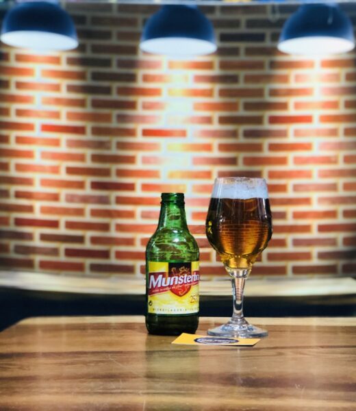 Mở nắp bia Munsterbrau