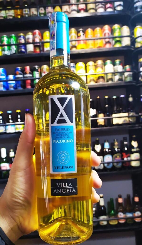 Vang trắng Villa Angela