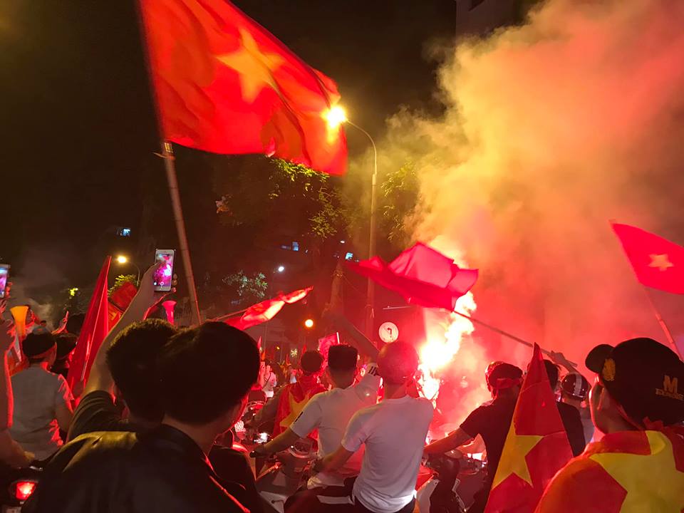 Vang bịch Duca tưng bừng chiến thắng