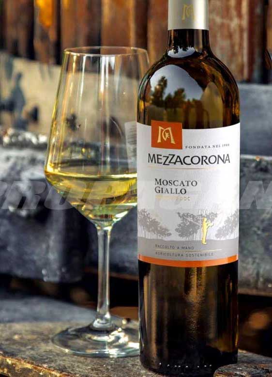 Vang Mezzacorona Moscato Giallo