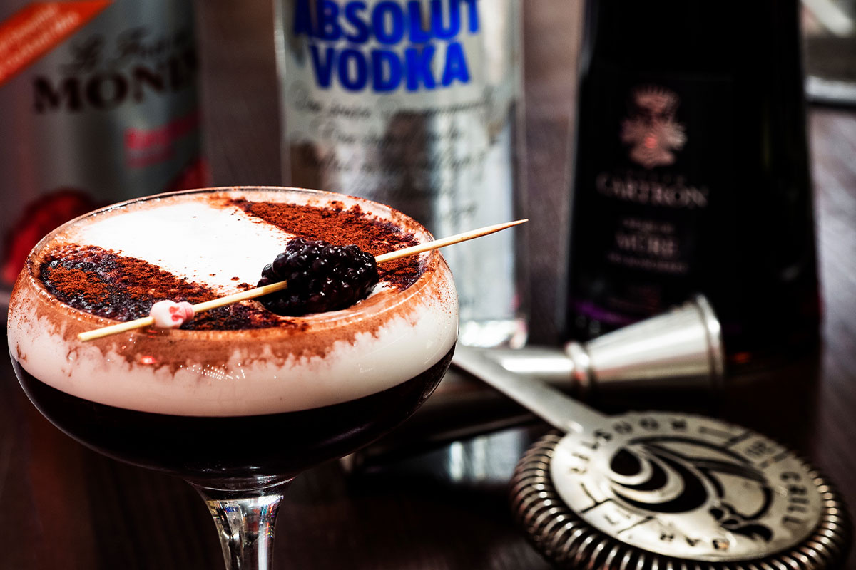 Cách uống Vodka Absolut đúng chuẩn từ chuyên gia | QKAWine