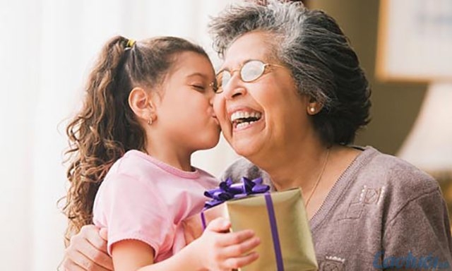 chon-qua-tet-cho-ong-ba-nguoi-gia