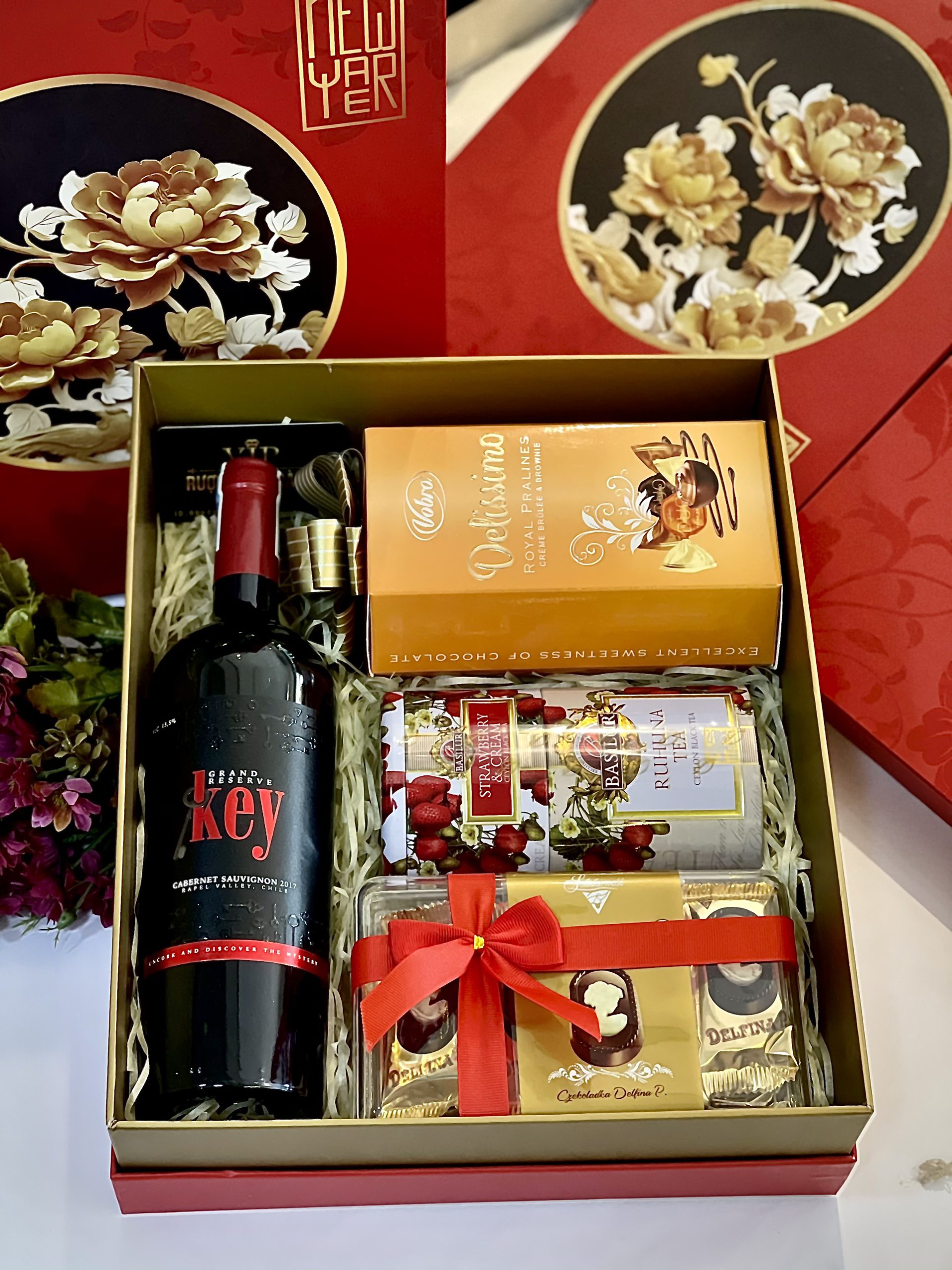 HỘP QUÀ TẾT 2025 - ẤT TỴ 74