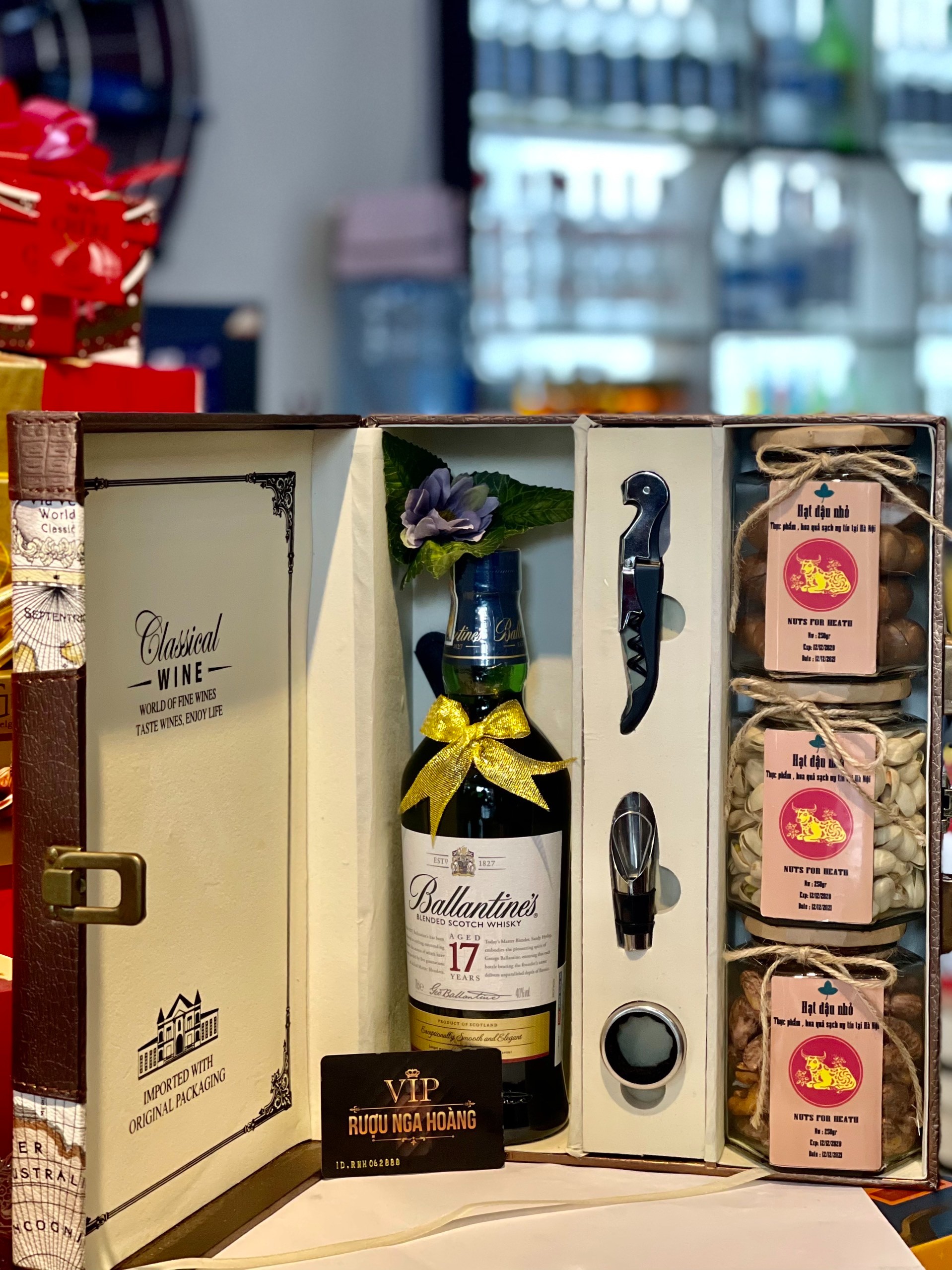 HỘP QUÀ TẾT 2025 - ẤT TỴ 76