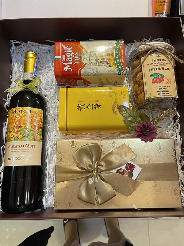 HỘP QUÀ TẾT 2025 - ẤT TỴ 25