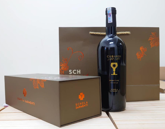 Rượu vang Ý chén thánh Cubardi Limited Edition