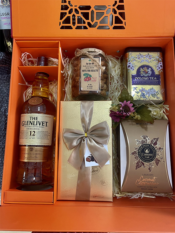 HỘP QUÀ TẾT 2025 - ẤT TỴ 21