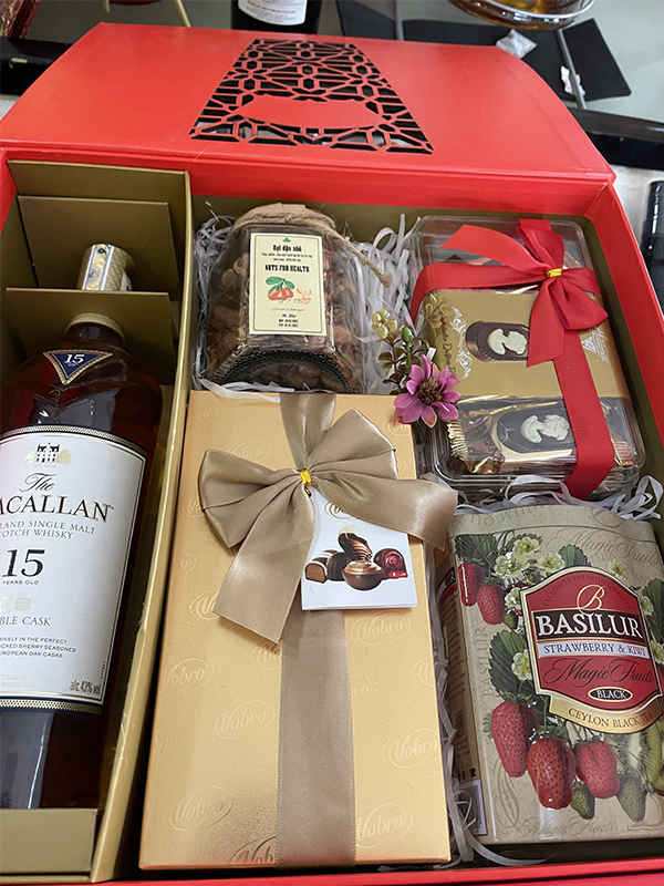 HỘP QUÀ TẾT 2025 - ẤT TỴ 19