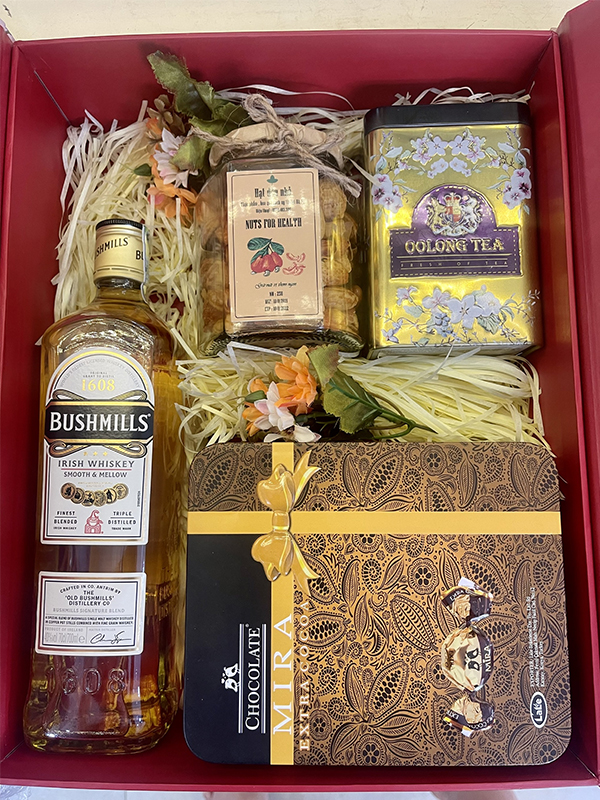 HỘP QUÀ TẾT 2025 - ẤT TỴ 20