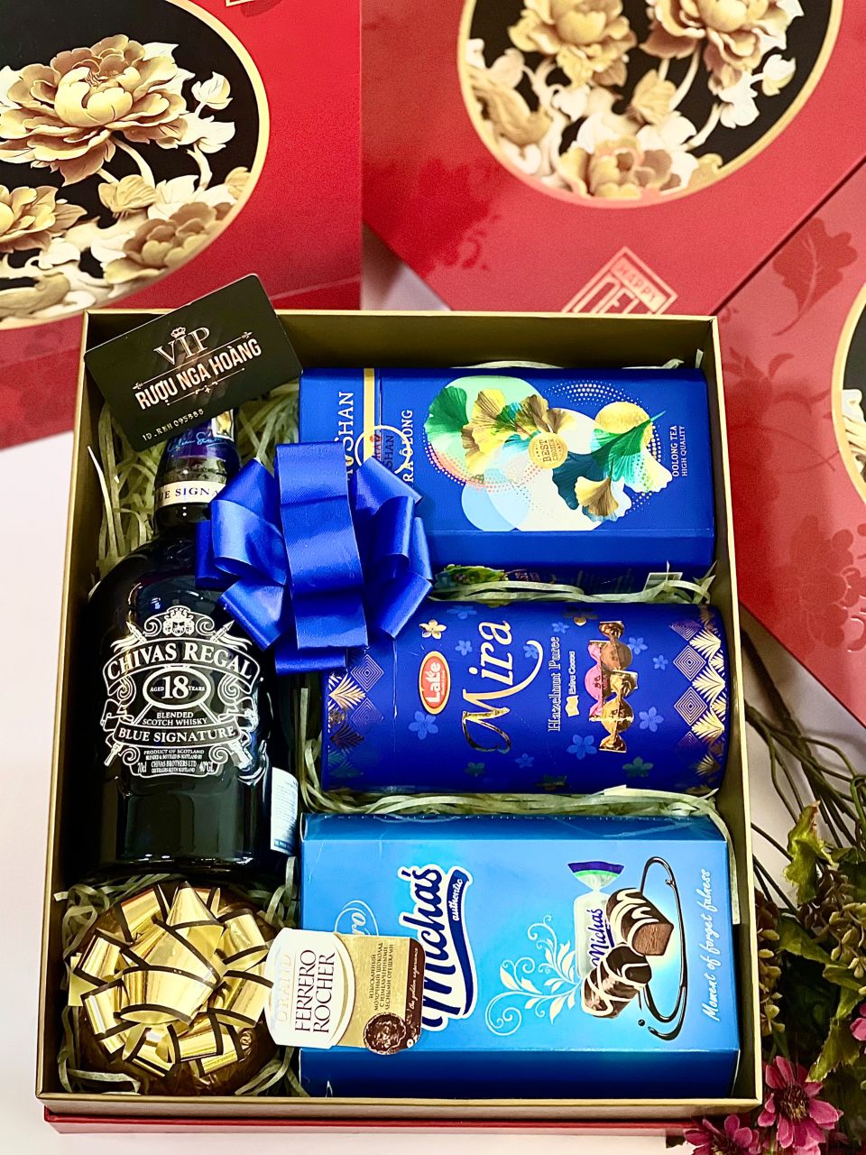 HỘP QUÀ TẾT 2025 - CHIVAS 18 BLUE