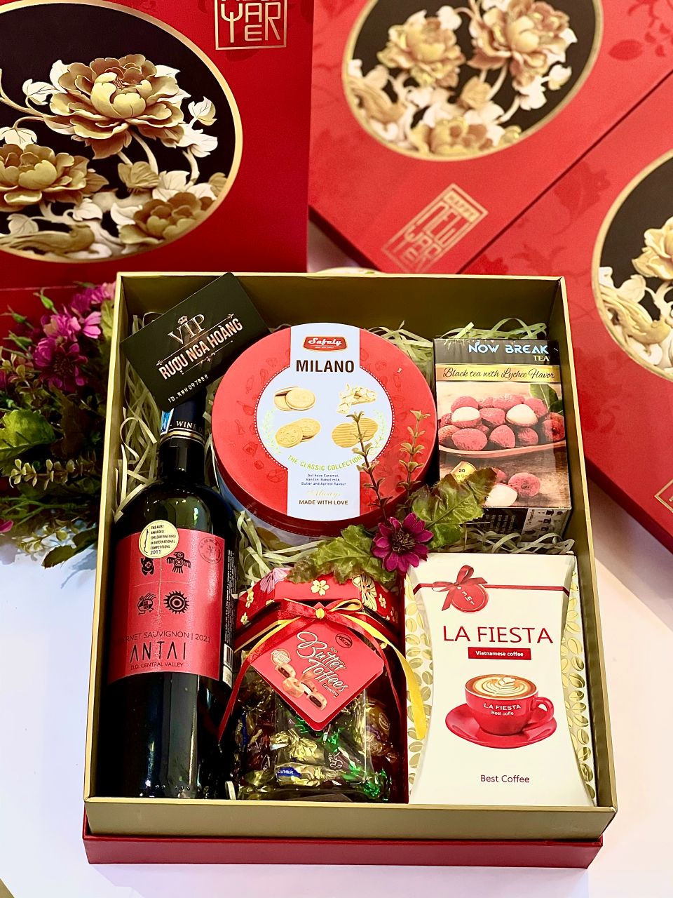 HỘP QUÀ TẾT 2025 - ẤT TỴ 66