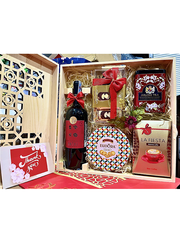 HỘP QUÀ TẾT 2025 - ẤT TỴ 44