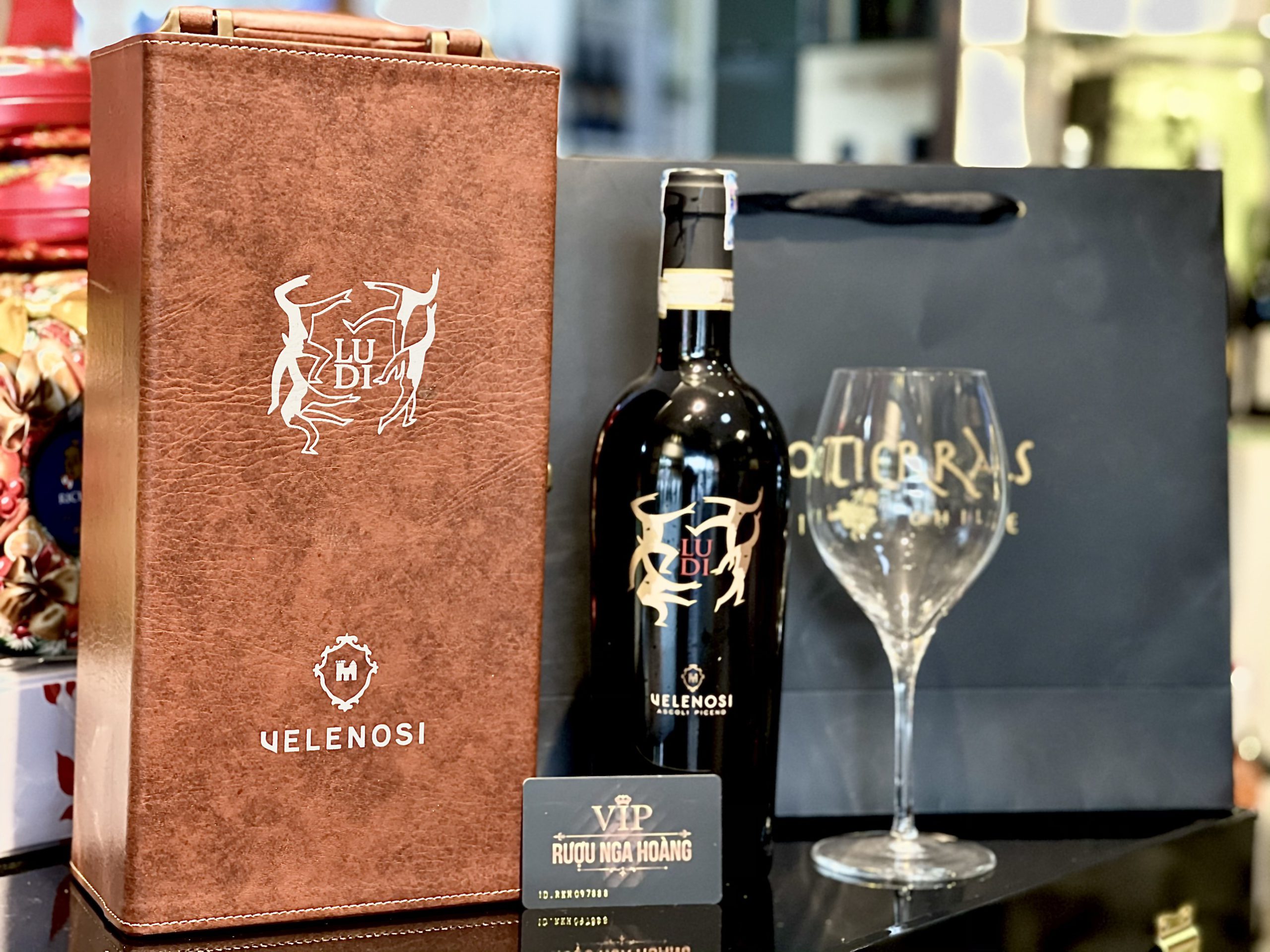 HỘP QUÀ VANG Ý CAO CẤP LUDI VELENOSI TẾT 2023