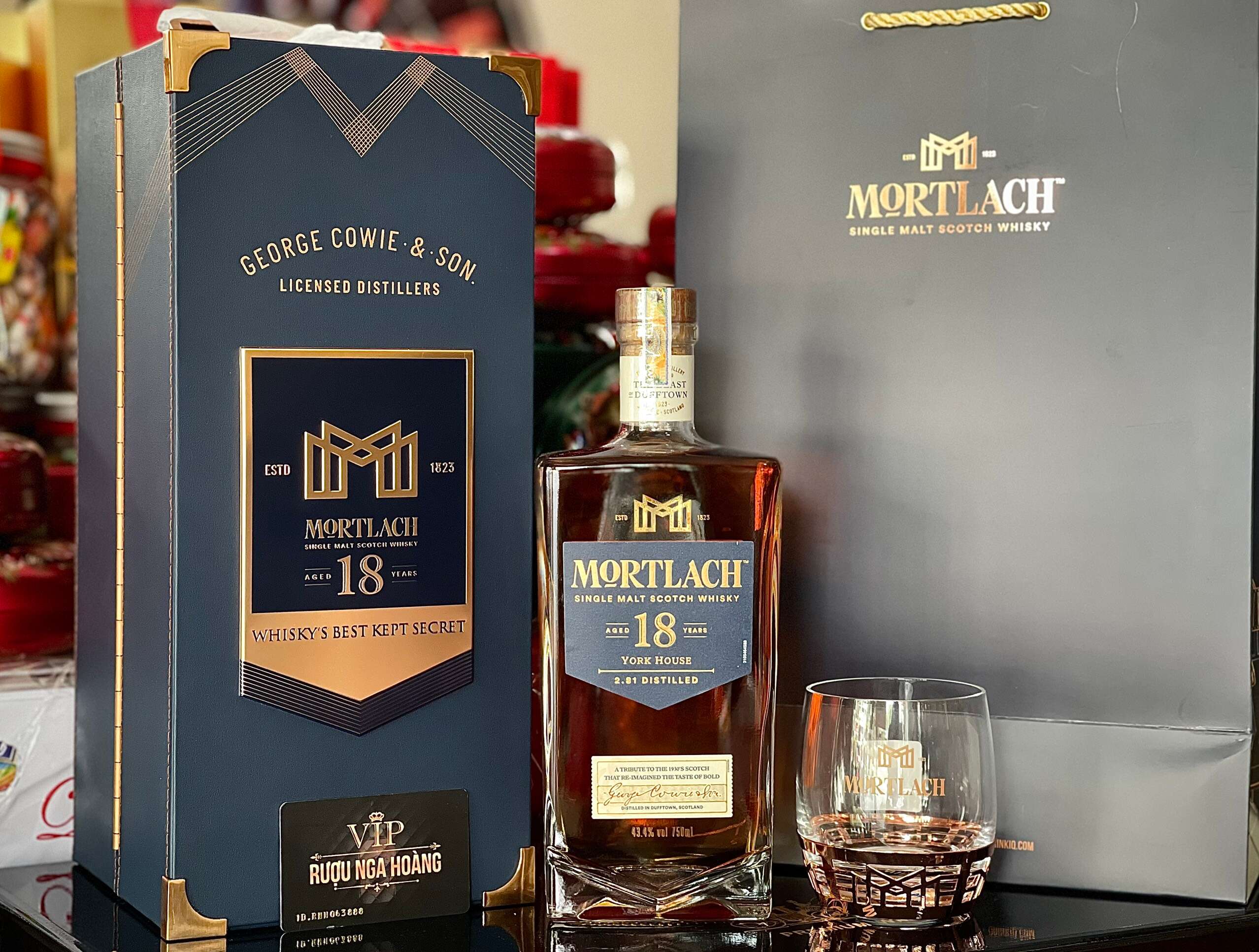 RƯỢU MORTLACH 18 NĂM - HỘP QUÀ TẾT 2022 (Liên Hệ)