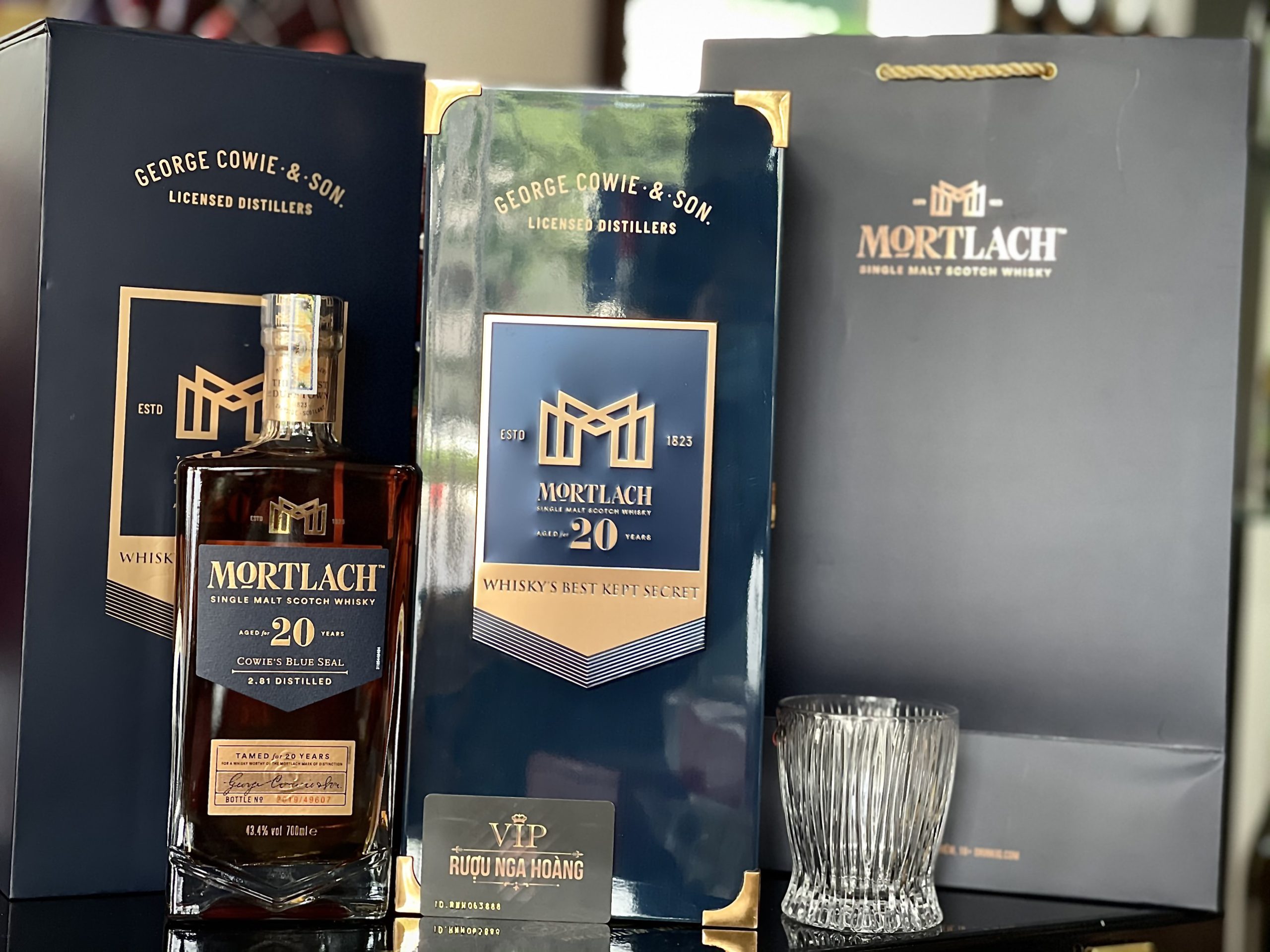 RƯỢU MORTLACH 20 NĂM - HỘP QUÀ TẾT 2022 (Liên Hệ)