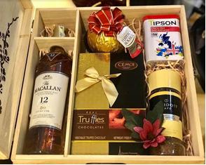 Hộp quà tết 2020 macallan 12 – sự kết hợp hoàn hảo truyền thống và hiện đại