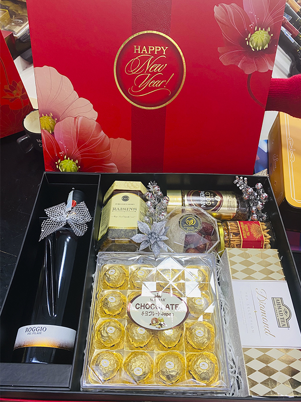 HỘP QUÀ TẾT 2026 - BÍNH NGỌ 08