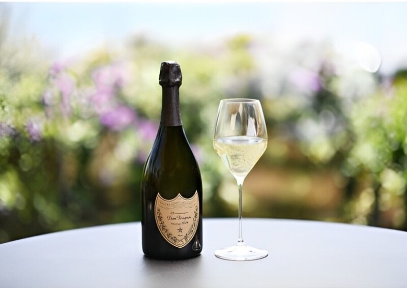 Rượu Dom Perignon: Dòng Champagne đen cao cấp của Pháp