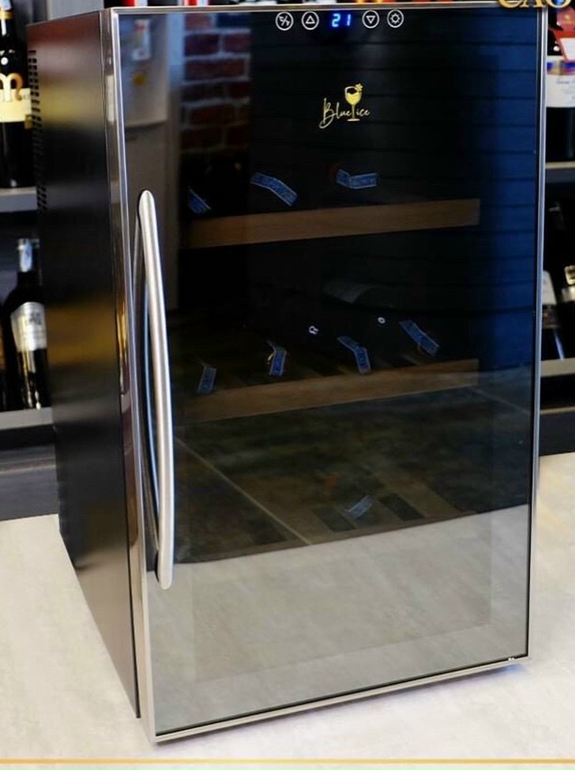 TỦ BẢO QUẢN RƯỢU VANG BLUE ICE 28 CHAI