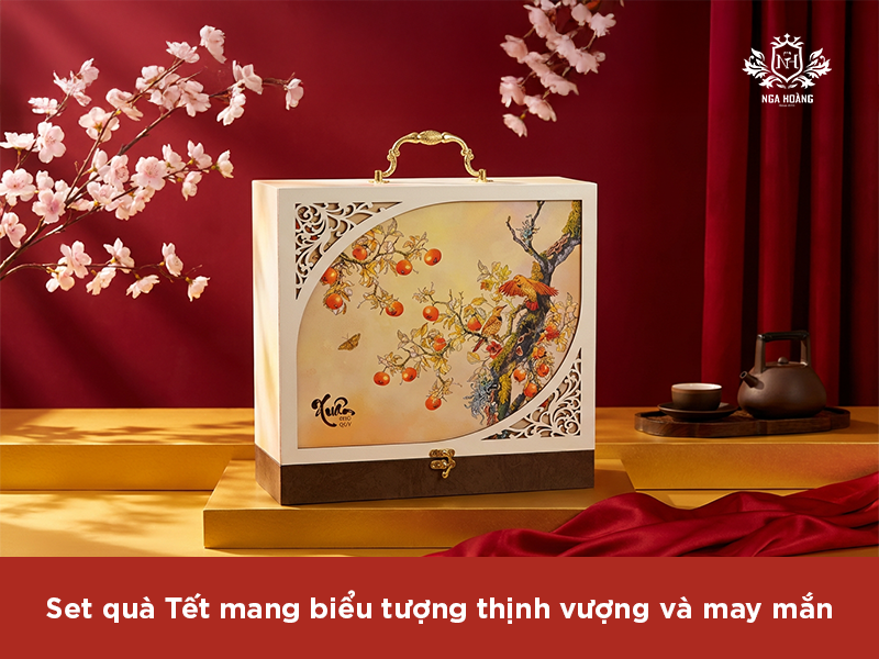 Set quà Tết mang biểu tượng thịnh vượng và may mắn