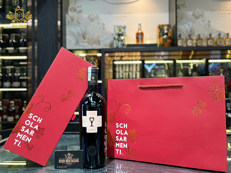 Rượu mạnh hay rượu vang cho quà Tết: Đâu là lựa chọn hợp phong thủy?