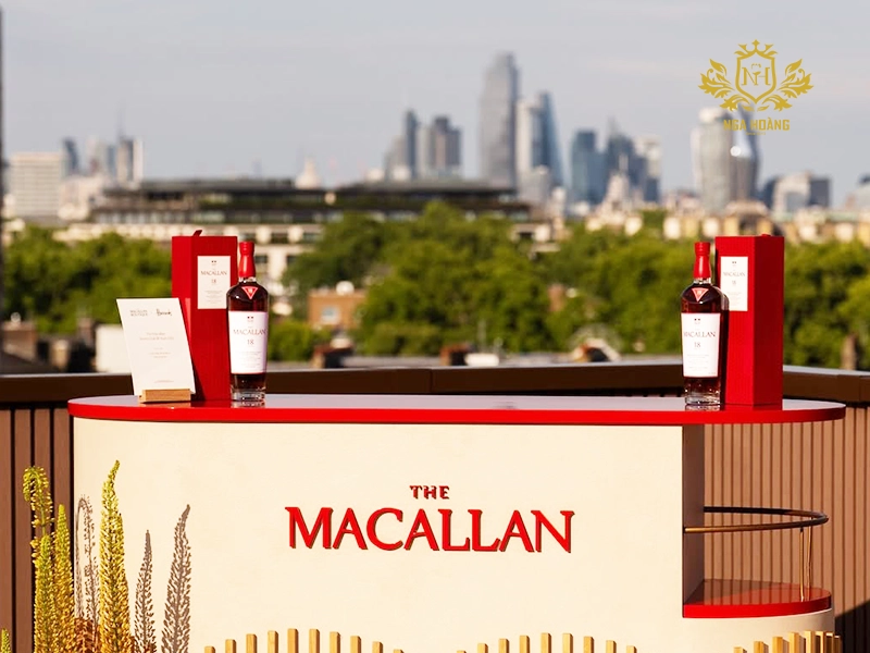 Điều gì làm nên vị thế của Macallan 18 Sherry Oak trong bộ sưu tập The Macallan?